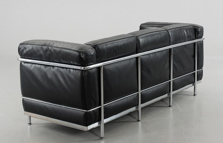 SOFFA, "LC 2", Le Corbusier, Pierre Jeanneret och Charlotte Perriand, Cassina, Italien.