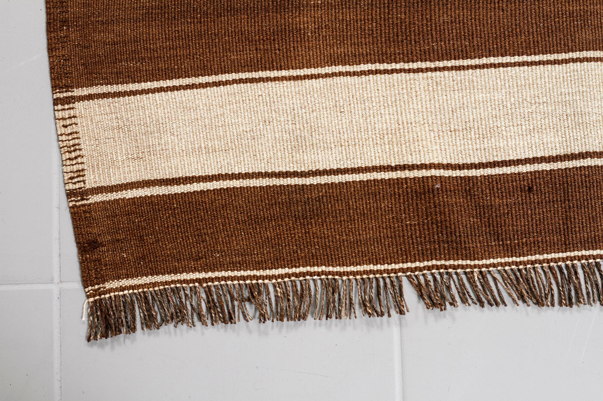 A KILIM VERAMIN RUG, 205 x 168 cm.