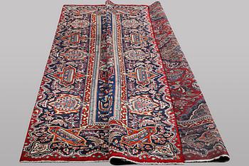 A carpet, Kashan, ca 388 x 290 cm.