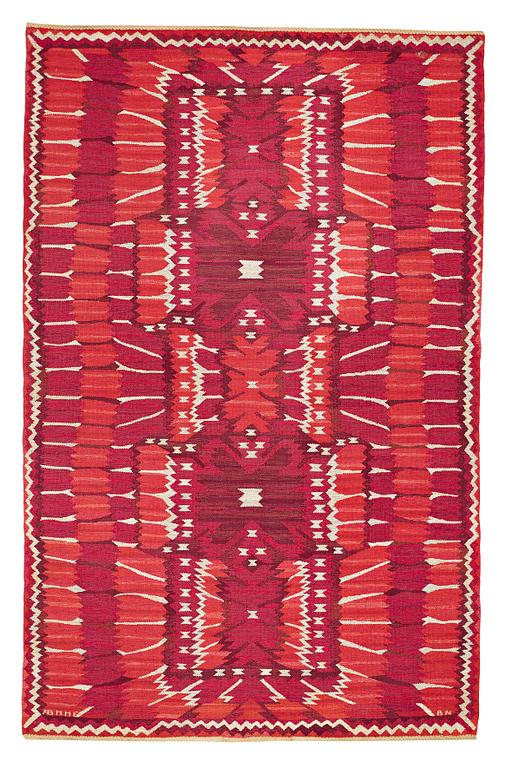 Barbro Nilsson, A CARPET, "Strålblomman, röd", flat weave, ca 313,5 x 200-202,5 cm, signed AB MMF BN.