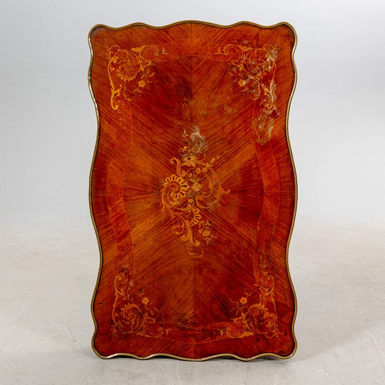 Damskrivbord, Louis XV-stil 1900-talets första hälft.