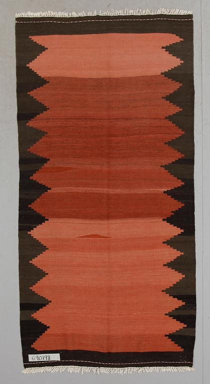 MATTA, Kelim, nordvästpersisk, ca 255 x 125 cm.