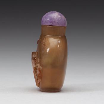 An agathe snuff bottle, early 20th Century.