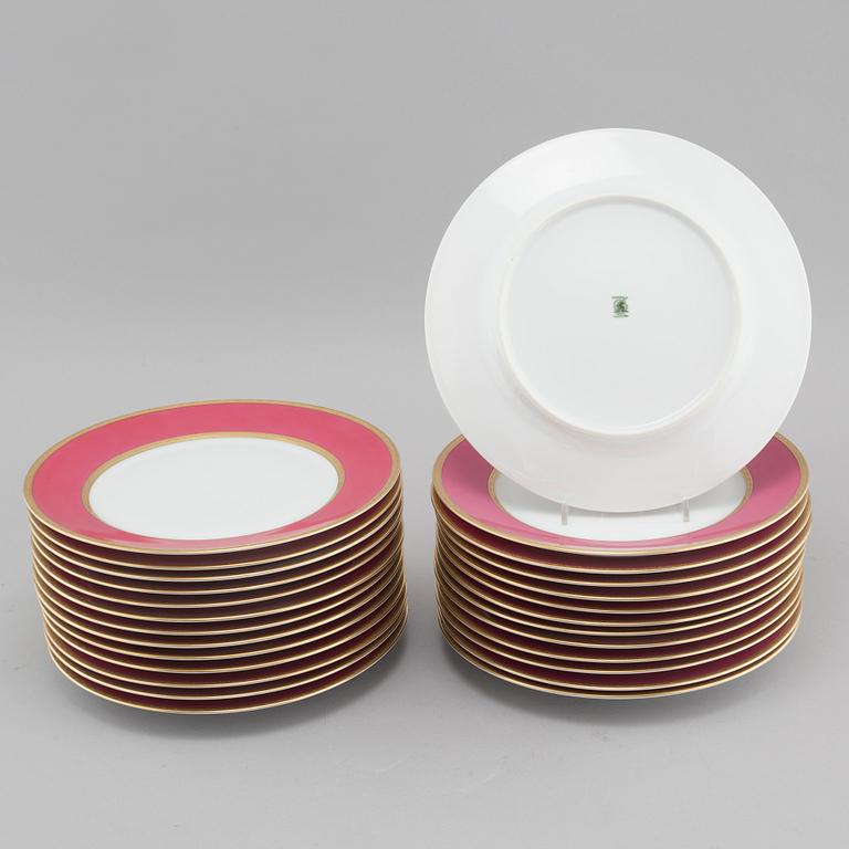 26 porcelain dinner plates from Bohemia, Czechoslovakia, second half of the 20th century.