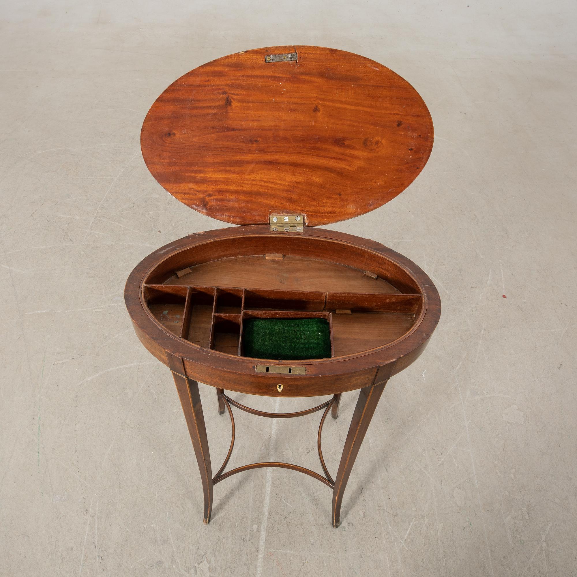 Sybord Sengustavianskt 1800-talets första hälft.