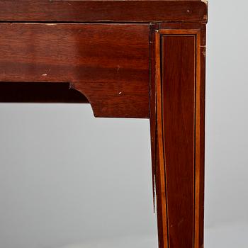 SEKRETÄR, gustaviansk stil, 1800-tal.