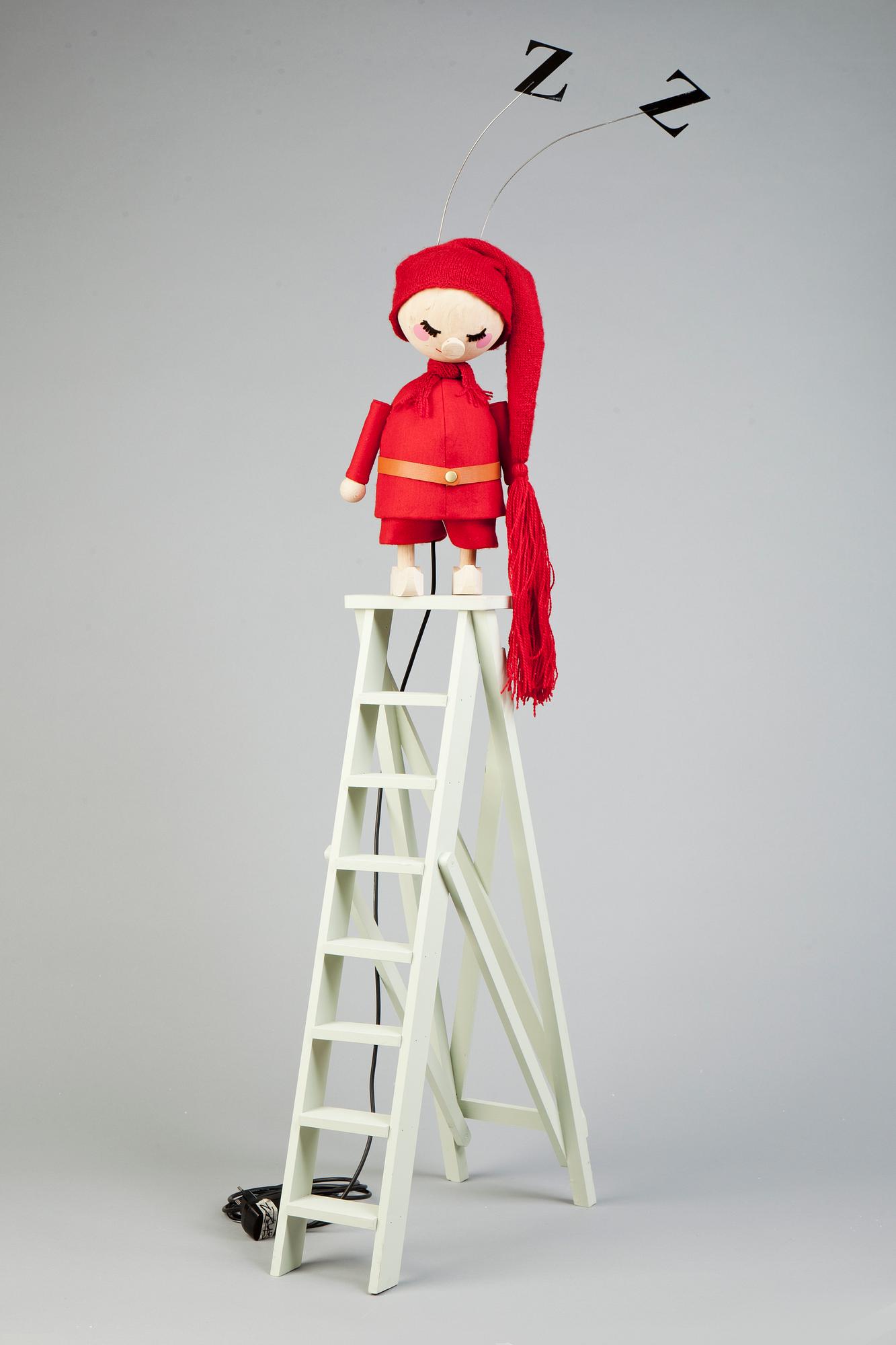 NISSE SNARK MED STEGE, NK 2014, JoAnn Tan Studio.