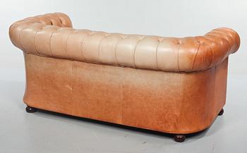 SOFFA, Chesterfieldmodell, Winchester Furniture, omkring sekelskiftet 1900/2000.