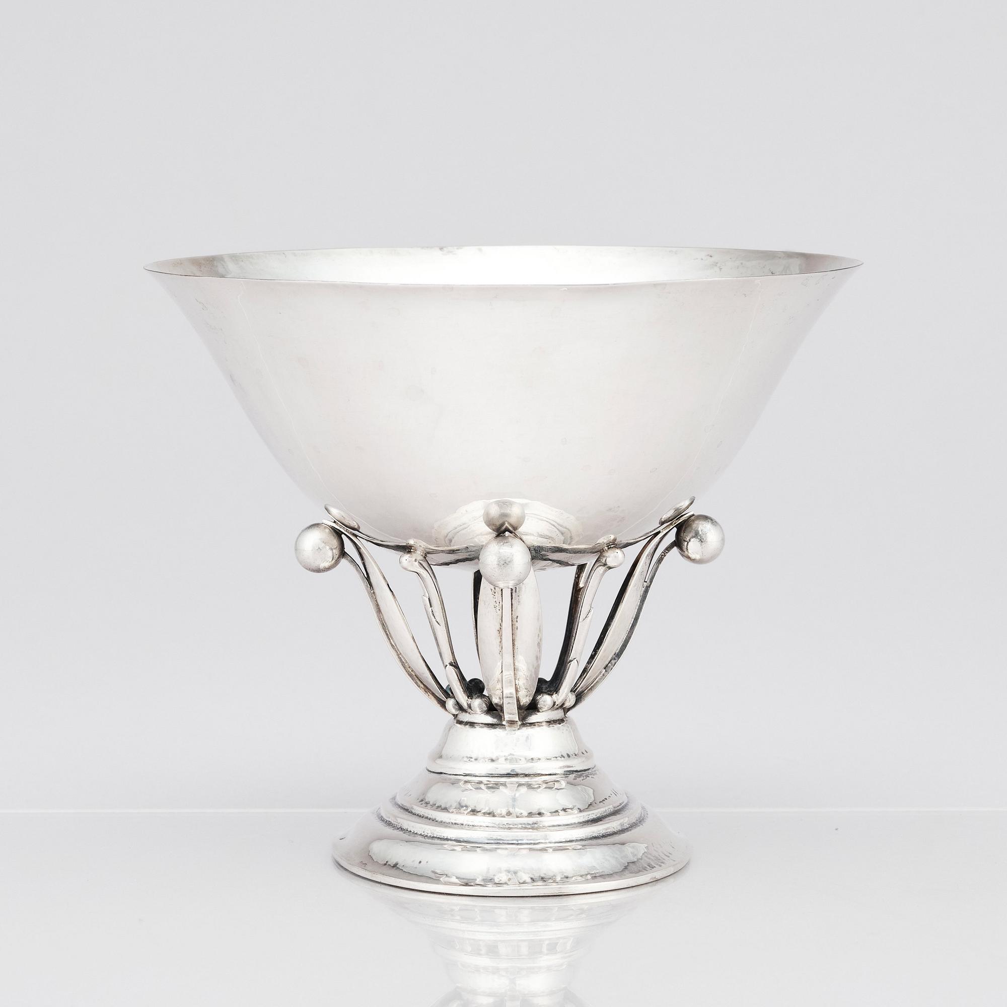 Johan Rohde, skål på fot, Georg Jensen Köpenhamn, 1918, 830/1000 silver, designnr 6.