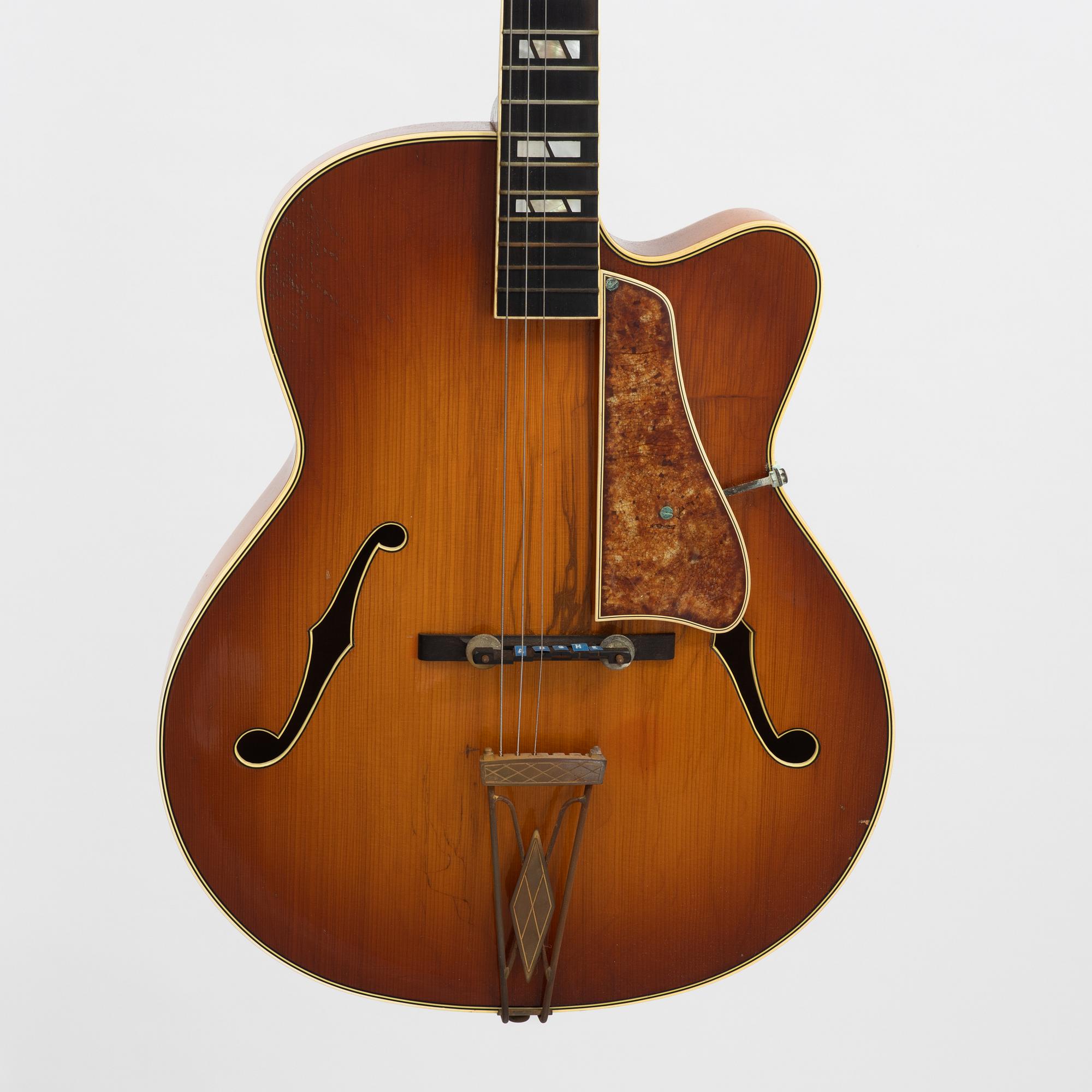 Levin, akustisk gitarr, "modell 320", Sverige 1957.