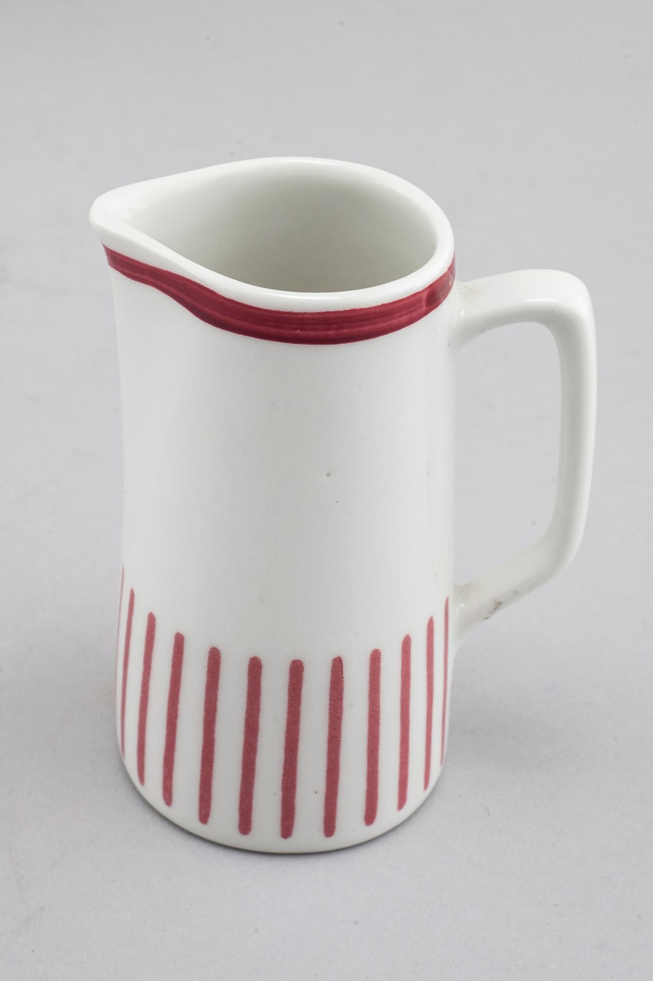 HERTHA BENGTSON, kaffeservis, nio delar, porslin, "Kadett Röd", Rörstrand, formgiven 1954.
