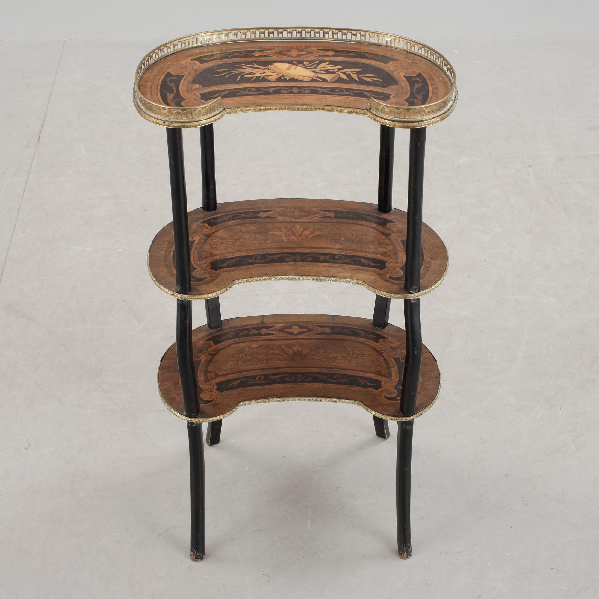 BORD / ETAGERE, 1900-talets början.