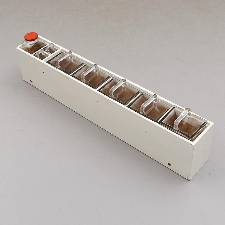 KRYDDSKÅP, 1900-talets mitt.