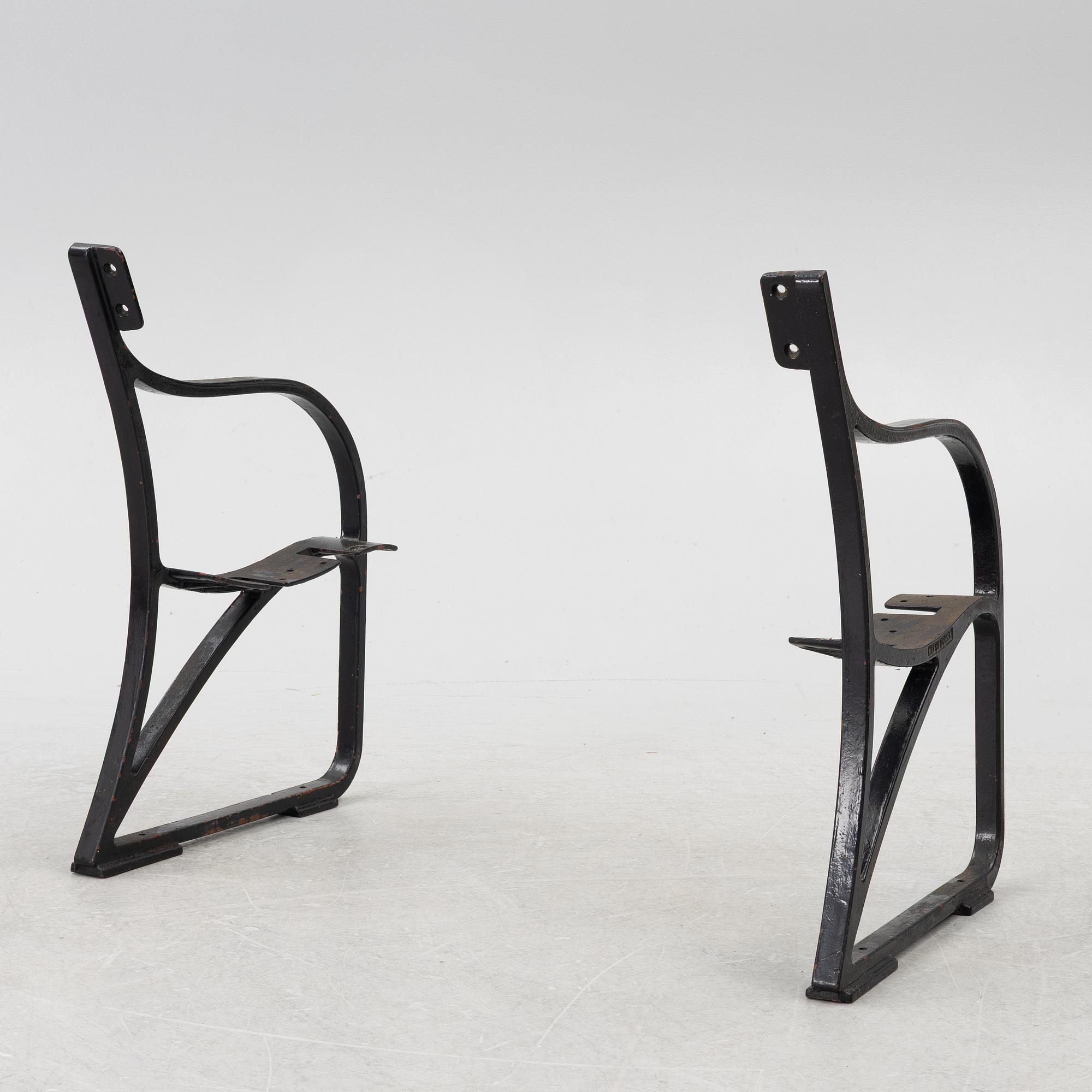 Näfveqvarn, ends for a bench, cast iron, early 20th century.