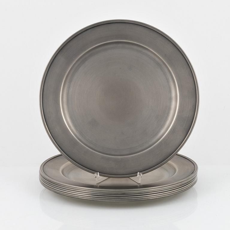 Kuverttallrikar, 8 st, tenn. Scandia tenn, Karlshamn 1976.