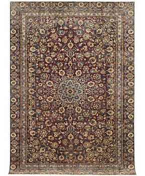 A carpet, Kashan, ca 325 x 209 cm.