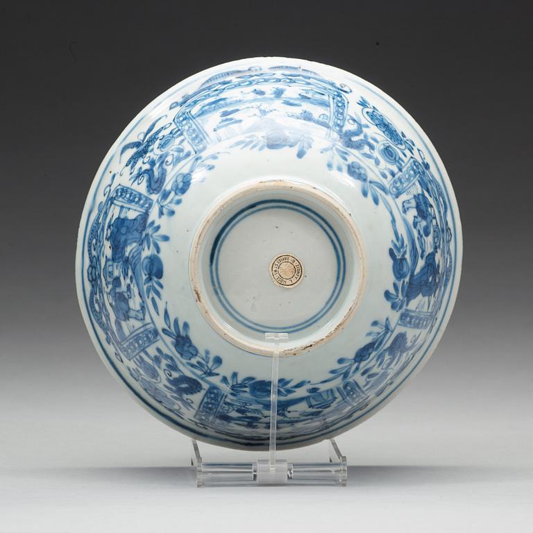 A blue and white bowl, Ming dynasty (1368-1644).