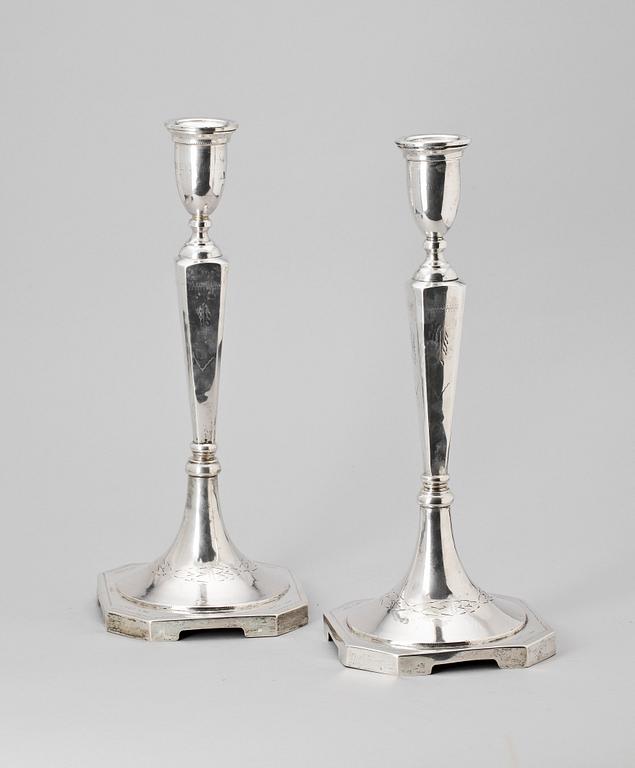 LJUSSTAKAR ett par, silver, trol Polen, 1900-talets början. Vikt ca 880 g.