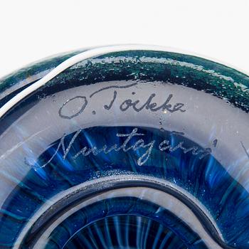 A glass bird signed O. Toikka, Nuutajärvi.
