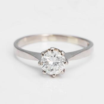 A ca 1.00 ct brilliant-cut diamond ring.