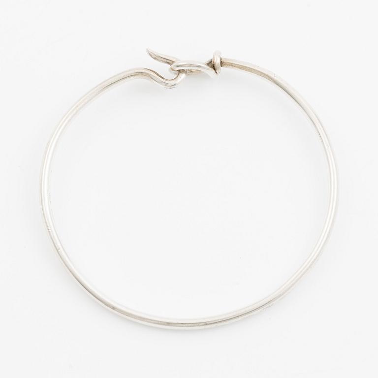 Vivianna Torun Bülow-Hübe, armring, sterlingsilver, Danmark. För Georg Jensen.