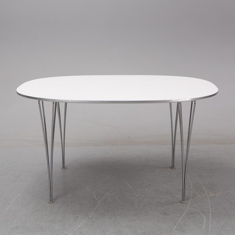 Bruno Mathsson & Piet Hein, bord, "Superellips", Fritz Hansen, daterad 2002.