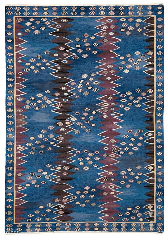 CARPET. "Snäckorna". Tapestry weave (gobelängteknik). 304,5 x 204,5 cm. Signed AB MMF BN.