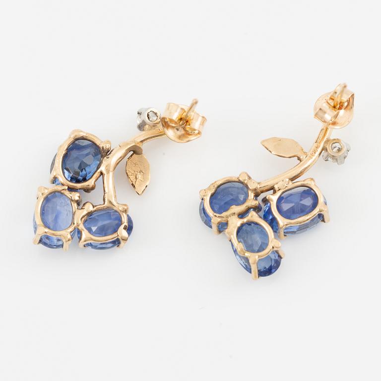 Earrings, 18K gold with six sapphires and two brilliant-cut diamonds.
