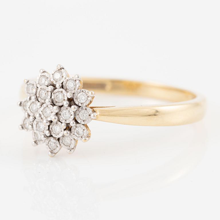 Ring, 18K gold with small brilliant-cut diamonds.