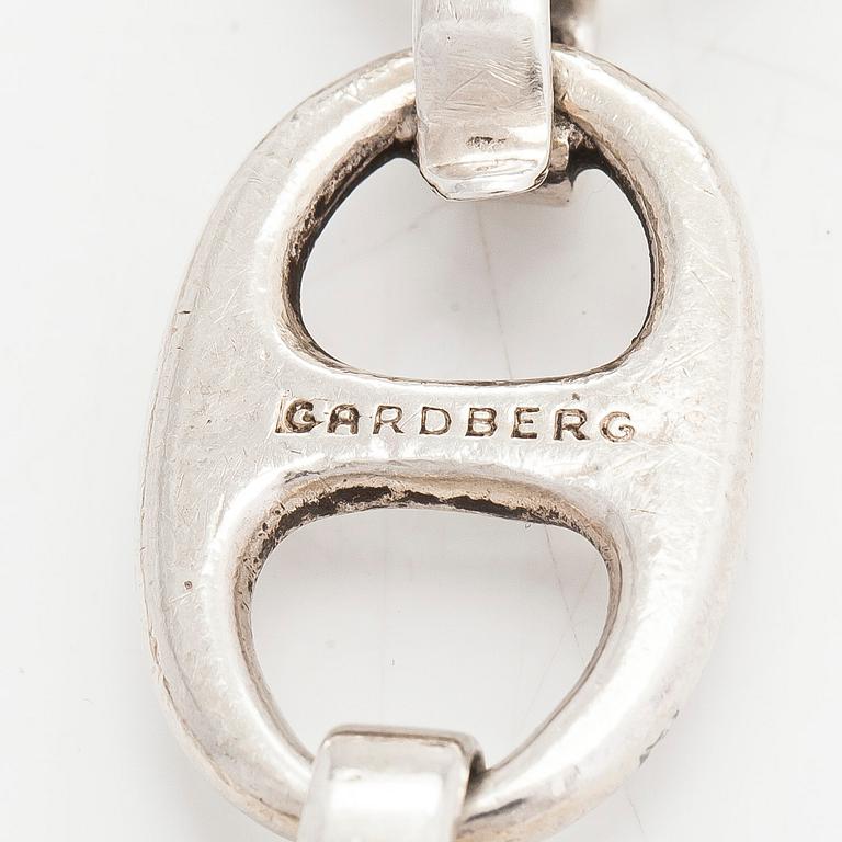 Bertel Gardberg, armband, silver. Hopeatehdas Oy, Helsingfors, 1962.