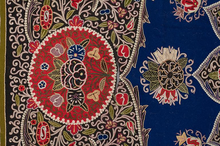AN EMBROIDERY, a semi-antique Rascht, Persia (Iran), ca 312,5 x 311 cm.
