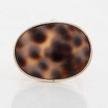 Vivianna Torun Bülow-Hübe, ring, sterling silver with shell.