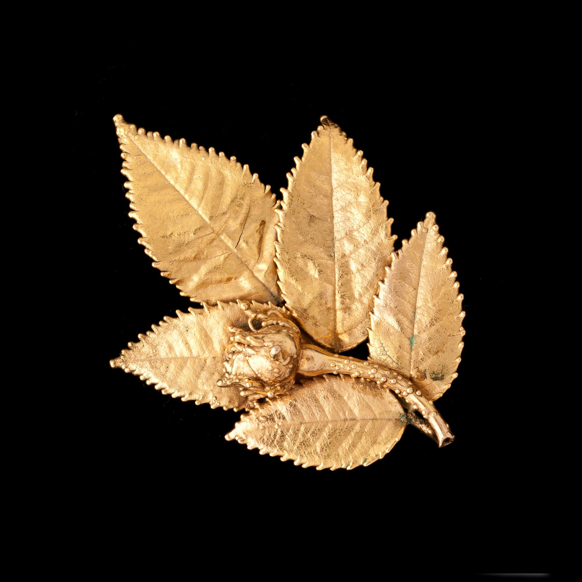 BROSCH, förgyllt sterlingsilver, "Flora Danica", Danmark, 1900-talets sista kvartal. Vikt ca 16.g.
