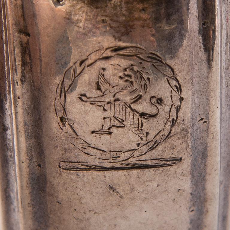 A ENGLISH TANKARD, silver, London 1772.