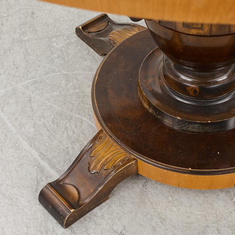 A Swedish Grace table, 1920s/30s.