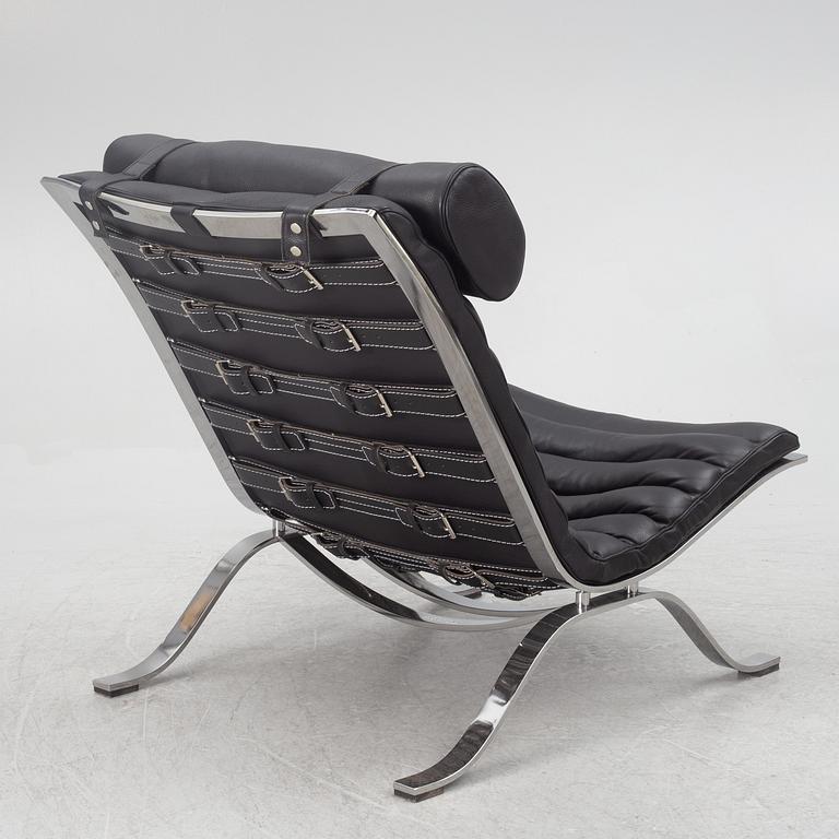 Arne Norell, an 'Ari' lounge chairs, Norell Möbler, late 20th Century.
