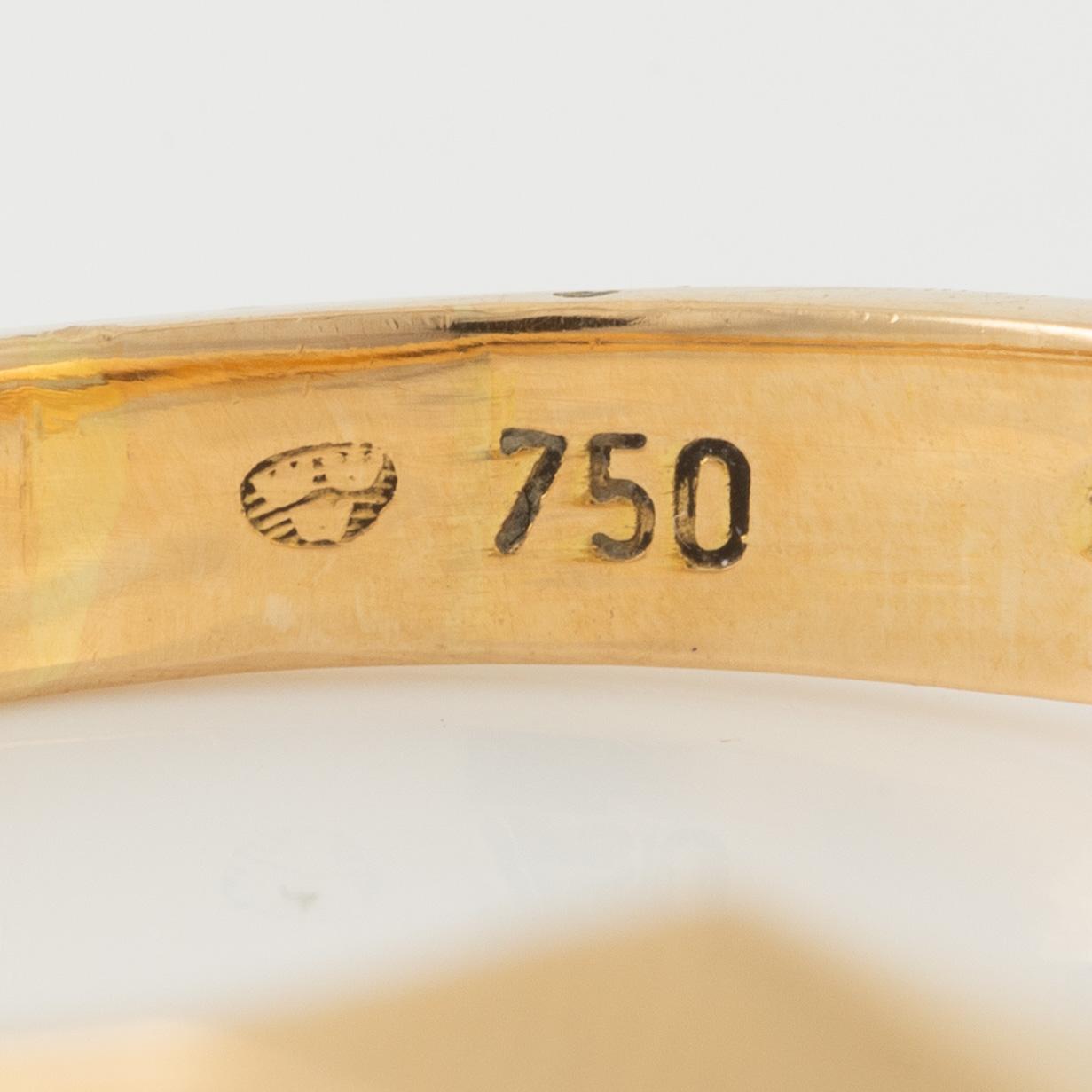 Ring, 18K gold with cultured pearl.