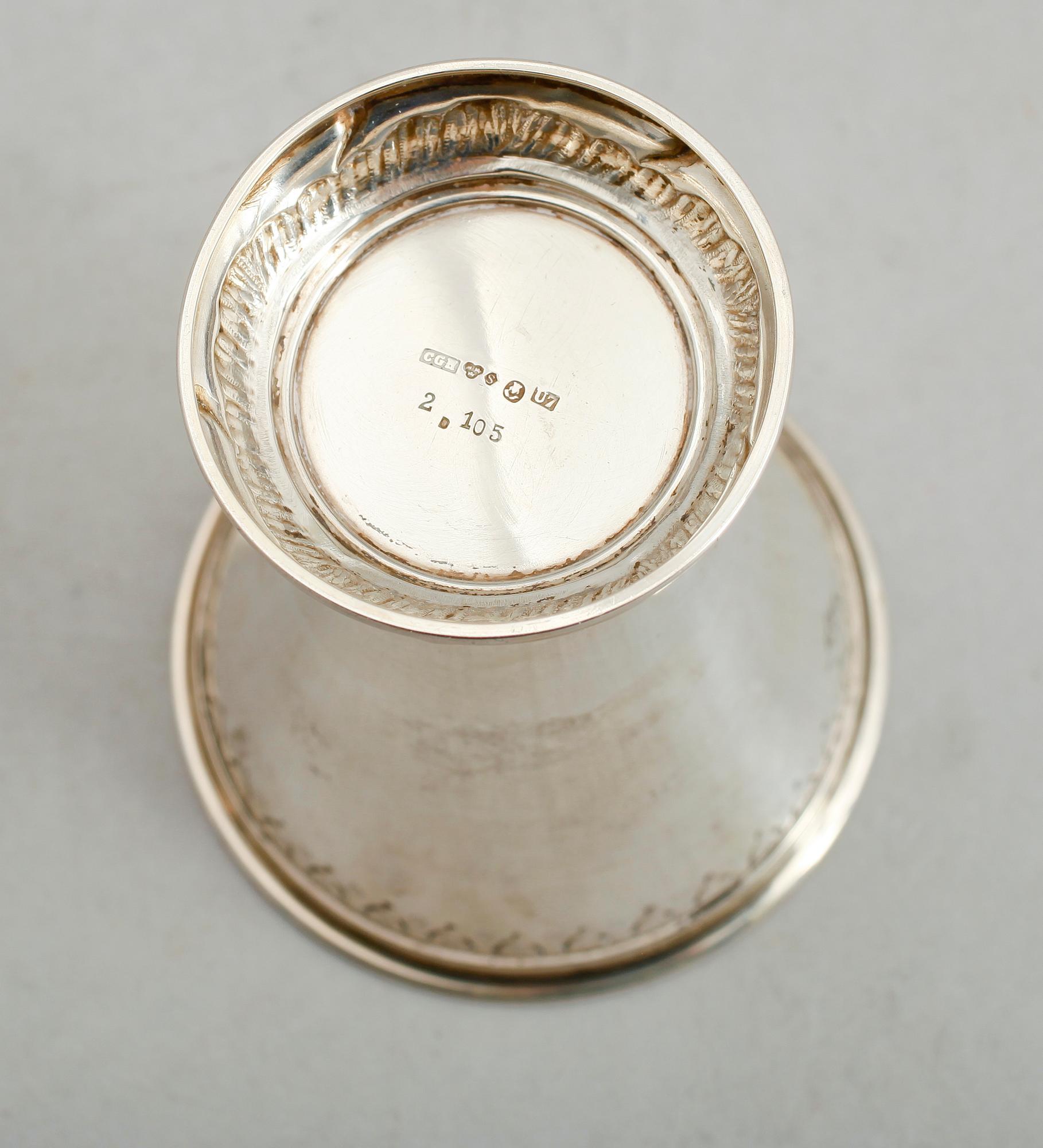 BÄGARE, silver, CG Hallberg, Stockholm 1922. Vikt ca 75 g.