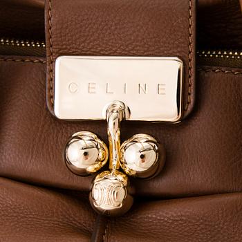 CÉLINE, LAUKKU.