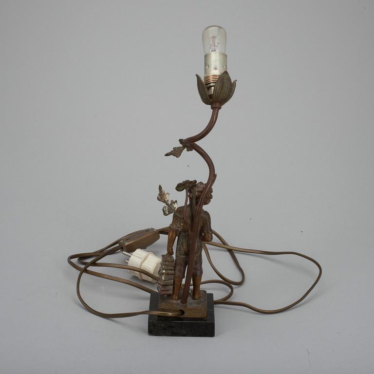 BORDSLAMPA, brons, Frankrike, 1900-talets mitt.