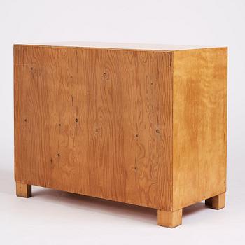 Axel Larsson, a Swedish Modern drawer, from the "1000 series", Svenska Möbelfabrikerna Bodafors, 1930s.