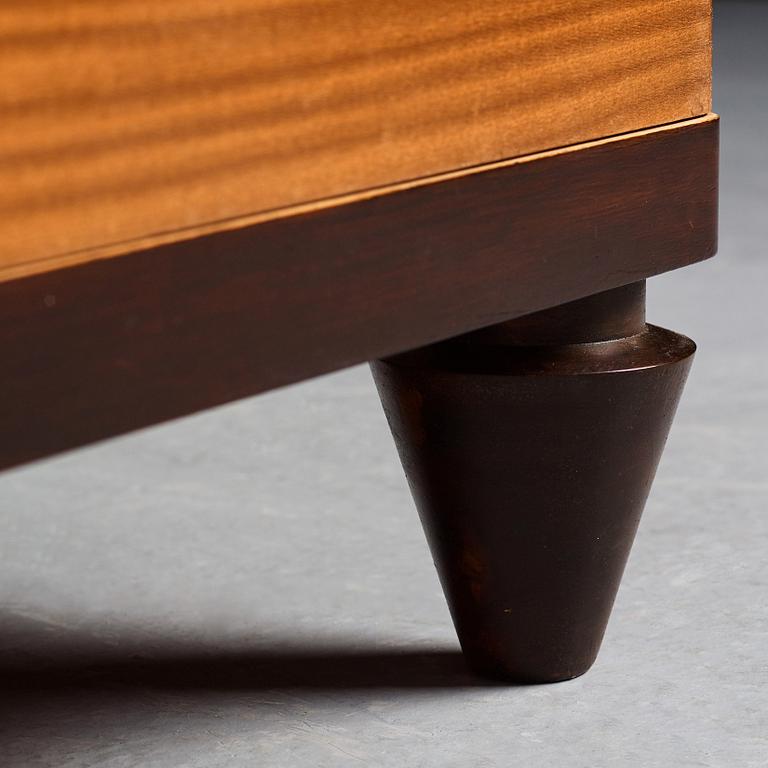 Axel Einar Hjorth, skåp "O.K", Nordiska Kompaniet 1938.