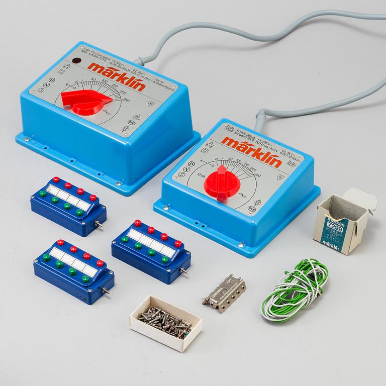 MÄRKLINBANA MED MÄRKLINTÅG, 152 delar, bland annat tågset Märklin, 1900-talets andra hälft.