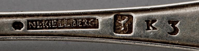 SKEDAR, 11 + 1, silver, bl a GAB, Stockholm, 1816-87. Vikt ca 810 gr.