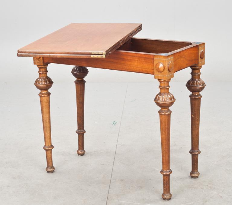 SPELBORD, nyrenässans, omkring 1900.