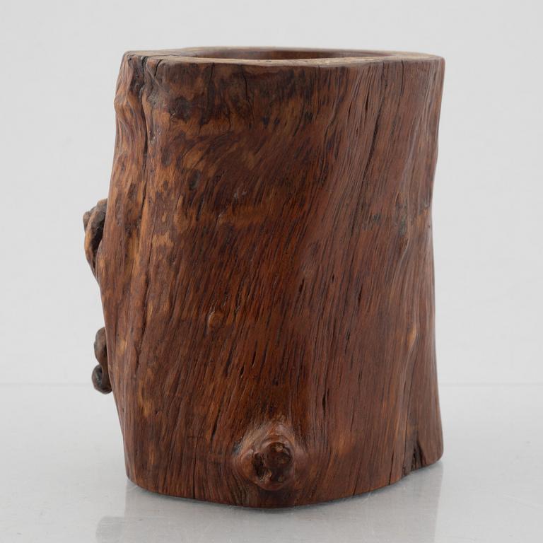 A Chinese wooden brush pot, late Qing dynasty / early 20th century.