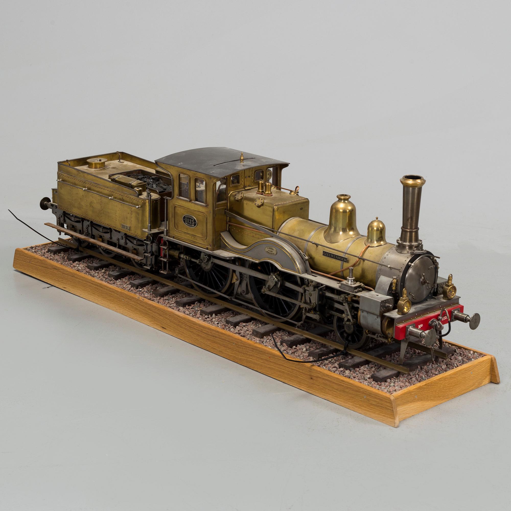 MODELL AV ÅNGLOK, med tender, "240 Leeuwenhoek", tillverkad av Gunnar Ericsson, 1980- /90-tal, spårvidd 3,5 tum.