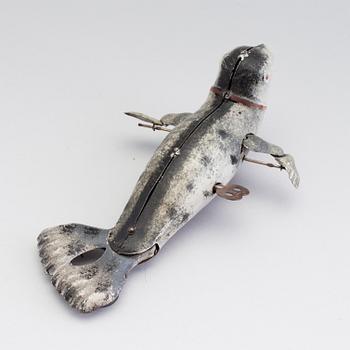 A tinplate Lehmann Der Zahme Seehund, Germany. In production 1899-1935.