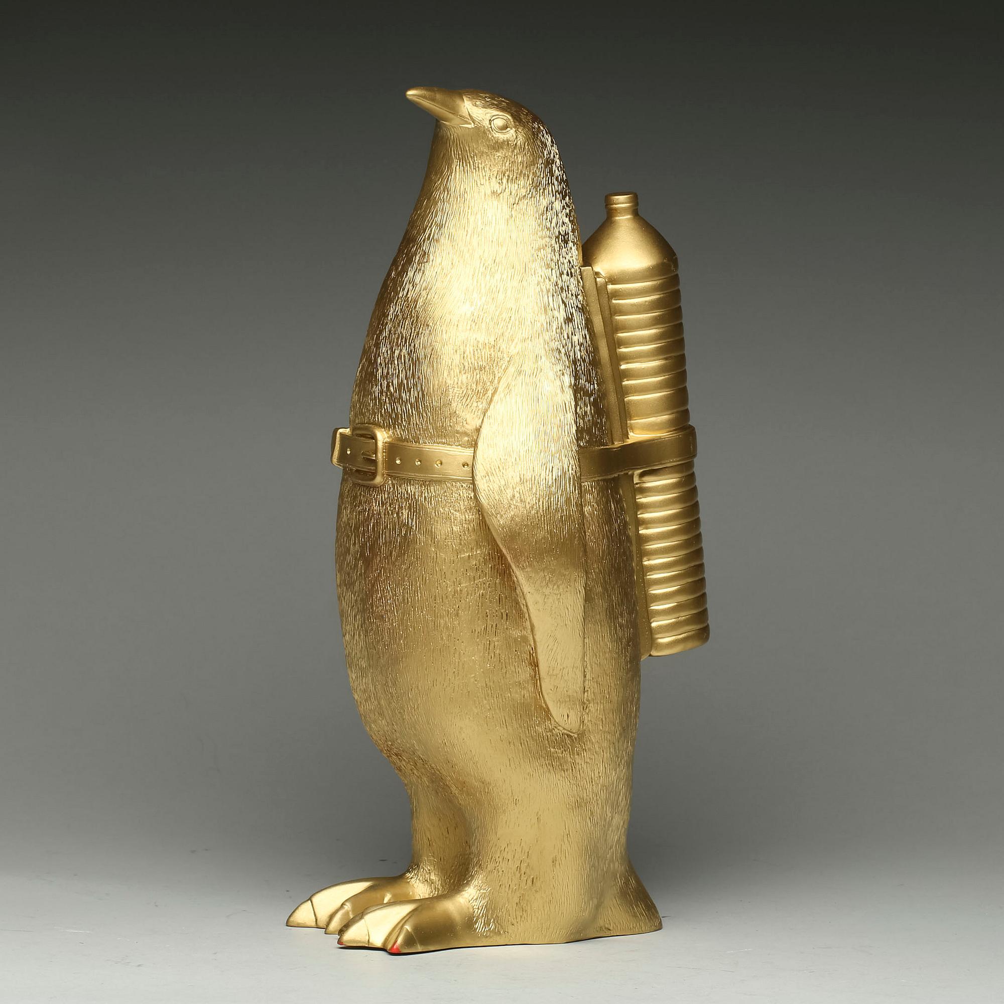 WILLIAM SWEETLOVE, skulptur, plast, signerad och numrerad 58/300.