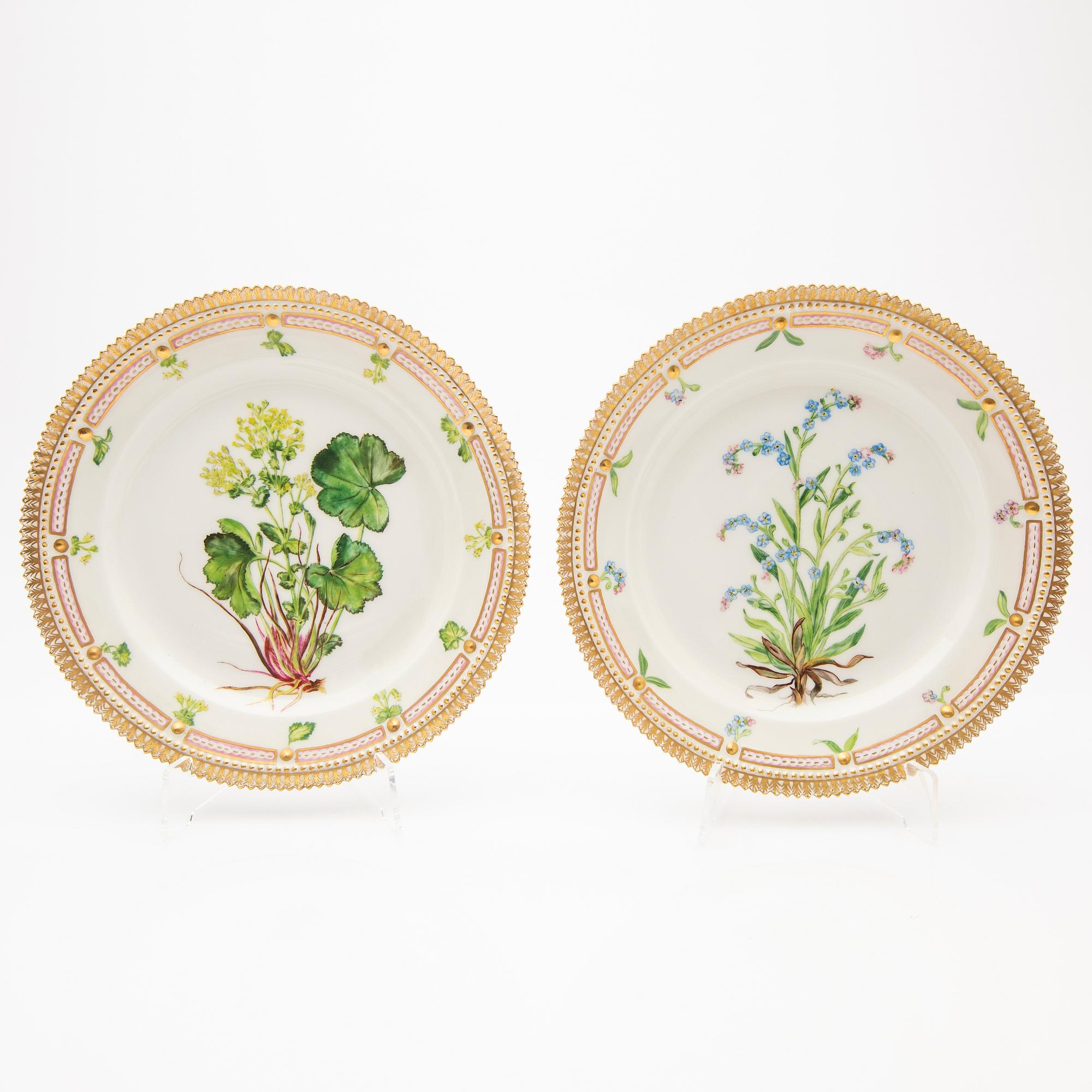 Royal Copenhagen, Plates, six pieces, (Hausmålerai), 1950s.